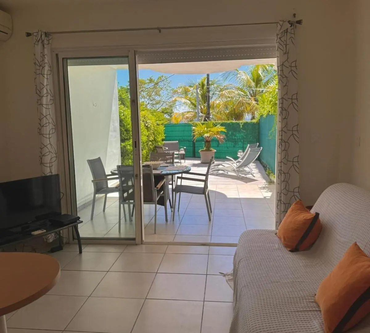 Colibri Dampierre Appartement Cosy Au Gosier Avec Piscine, Terrasse Et Vue Mer Le Gosier  0*, Le Gosier (Grande-Terre) Guadeloupe