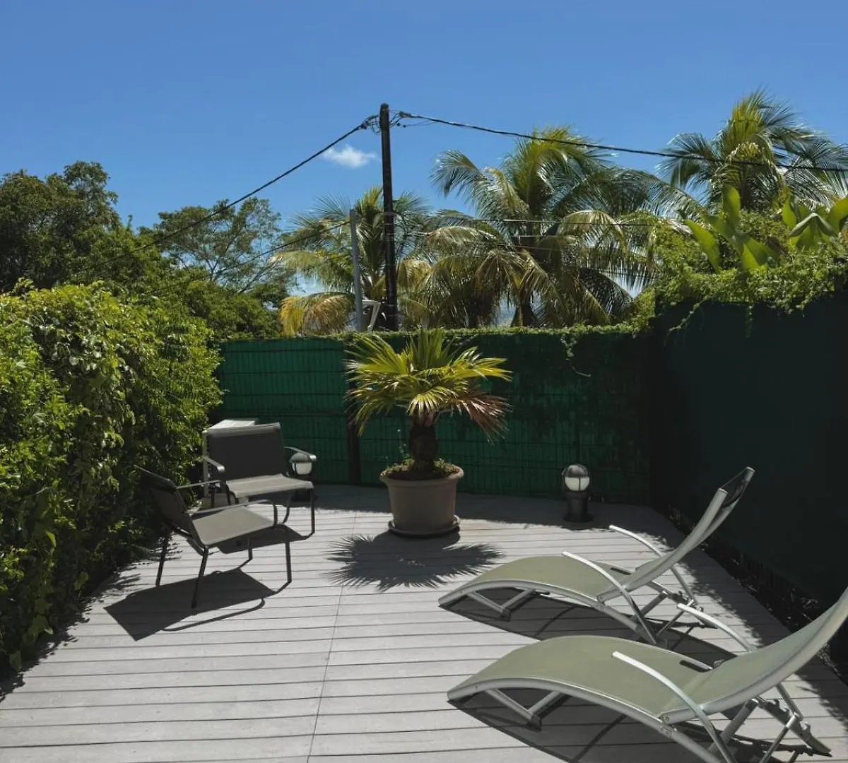 Colibri Dampierre Appartement Cosy Au Gosier Avec Piscine, Terrasse Et Vue Mer Le Gosier  0*, Le Gosier (Grande-Terre)